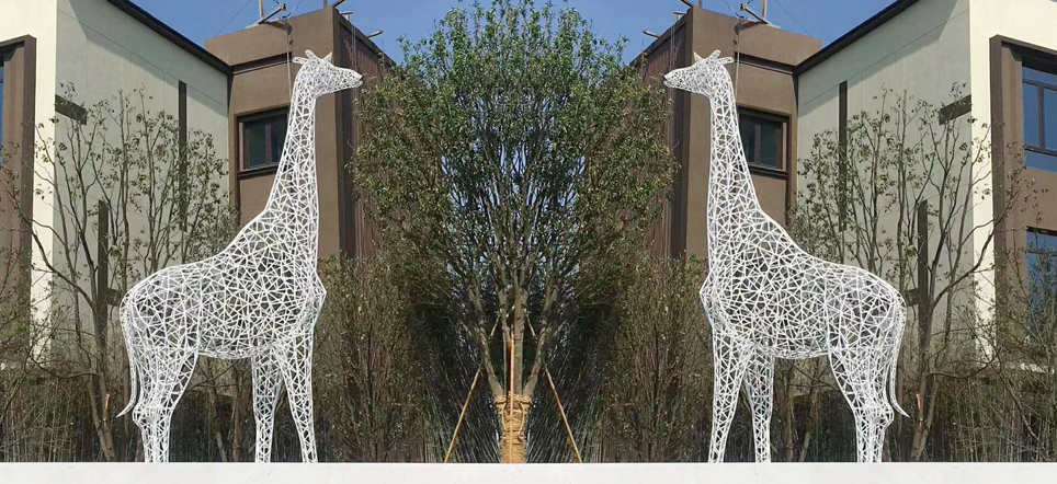 长颈鹿金属雕塑
